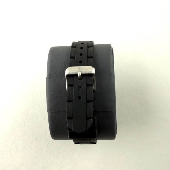 Victorinox Swiss Army Maverick Silver Dial SS Quartz Ladies Watch 241484 - Picture 3 of 9